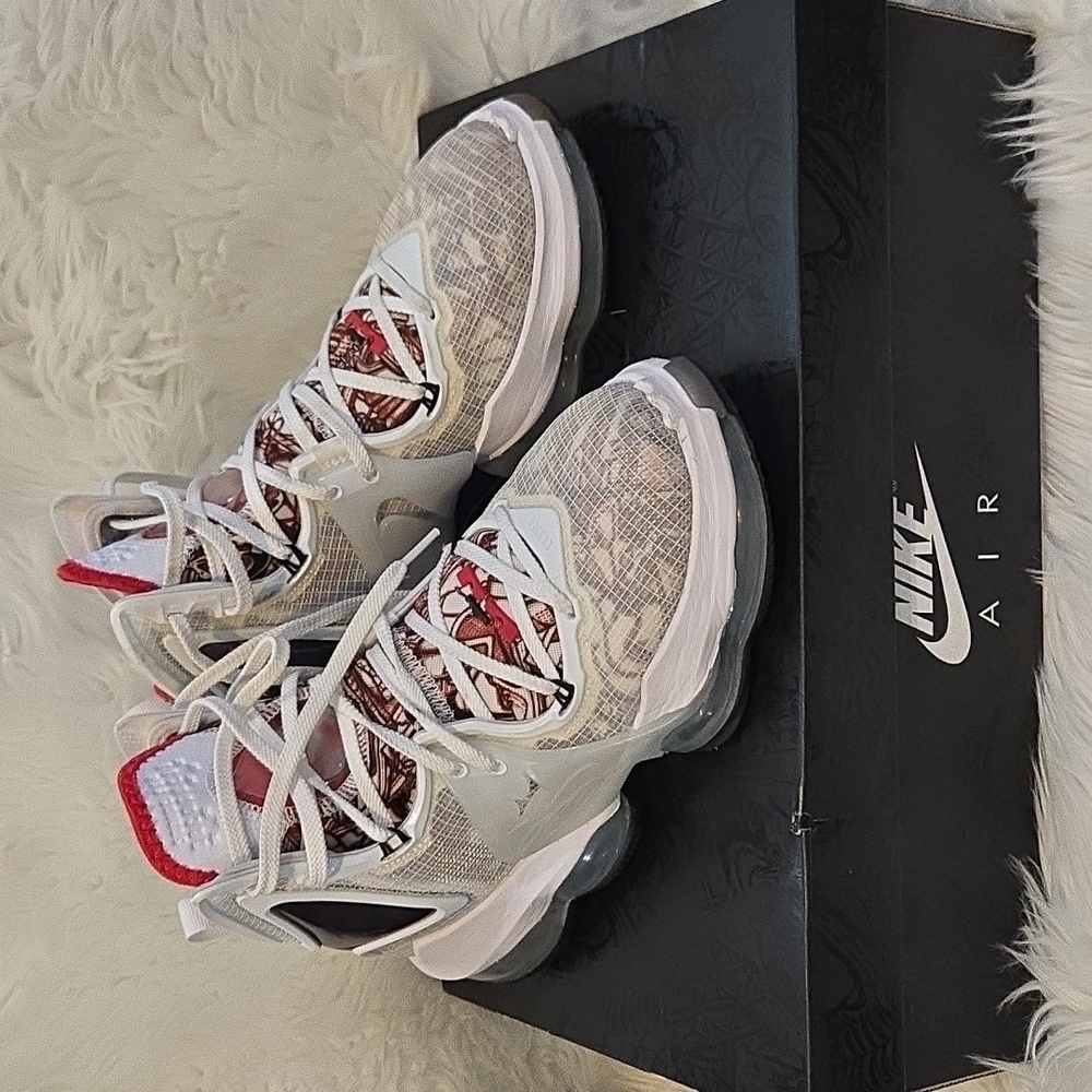NIKE Lebron 19 Men's Sz 7 Basketball Shoes White/Black/University Red CZO203-101